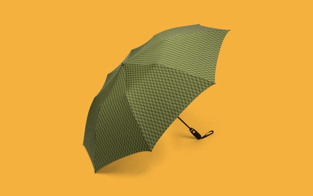 12 Best Umbrellas (2023): Windproof, Cheap, Tiny, and Clear Bubble